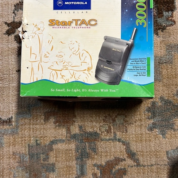 Motorola StarTAC Cellular Phone in Black